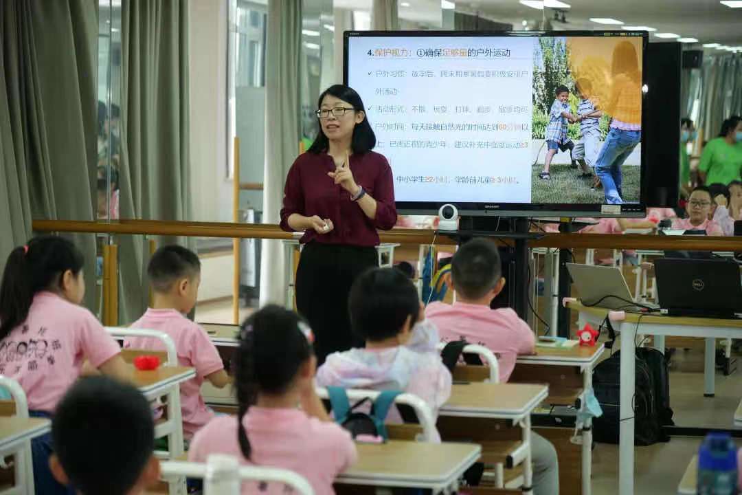 “奔跑吧·少年” 2021年上海市小学生爱心暑托班体育配送启动